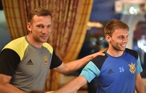 Сборная Украины пополнилась новым футболистом: фотофакт