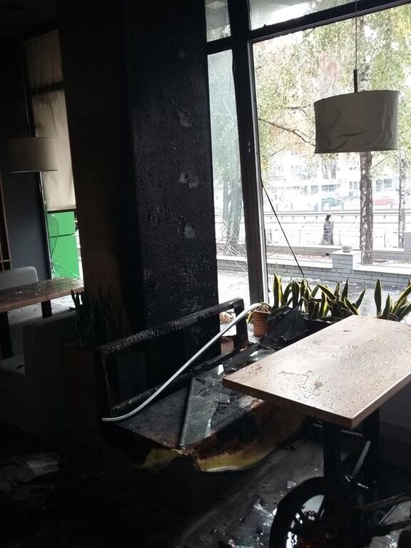 В Киеве горела популярная пиццерия: опубликовано фото 