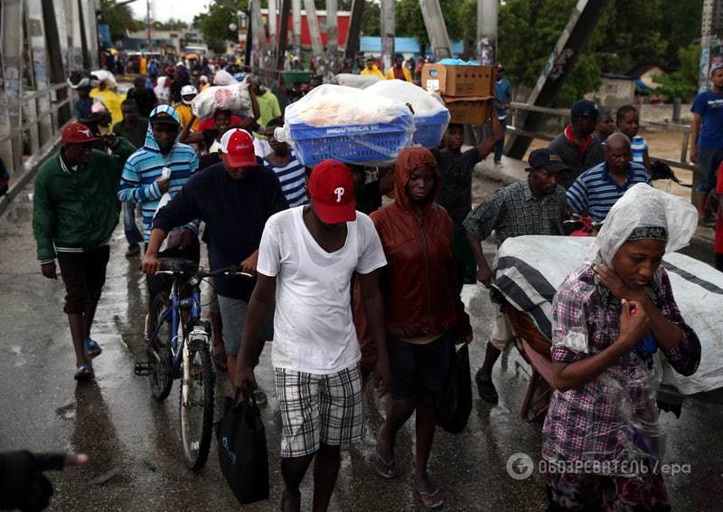 Гаїті накрив потужний ураган: частина країни відрізана від цивілізації
