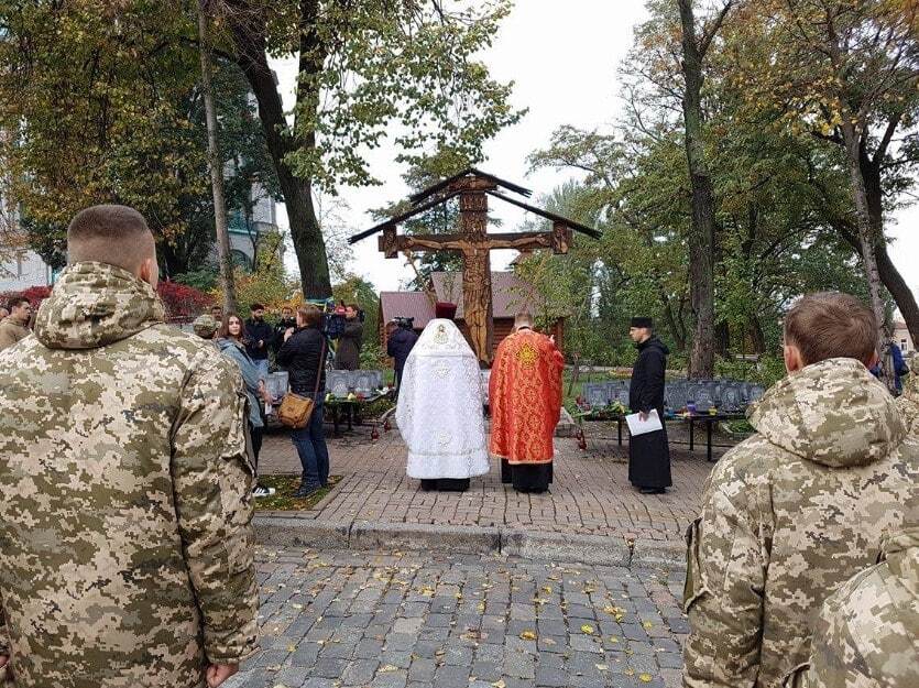 Щоб пам'ятали: у Києві пройшла молебень за загиблими за незалежність України