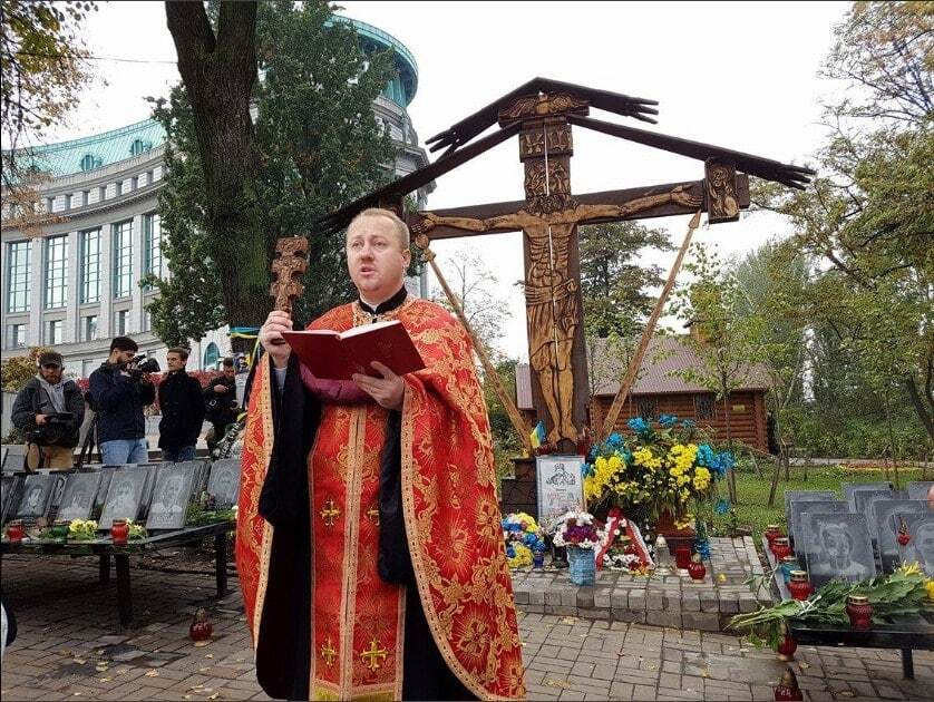 Щоб пам'ятали: у Києві пройшла молебень за загиблими за незалежність України