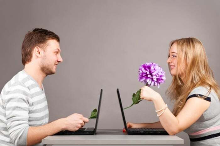 Любовь онлайн: как превратить лайки и смайлики в реальные отношения 