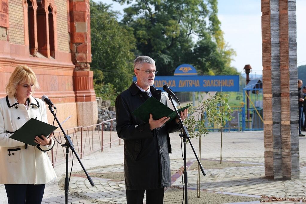 Первый на Закарпатье: в Ужгороде открыли памятник жертвам Холокоста. Фоторепортаж
