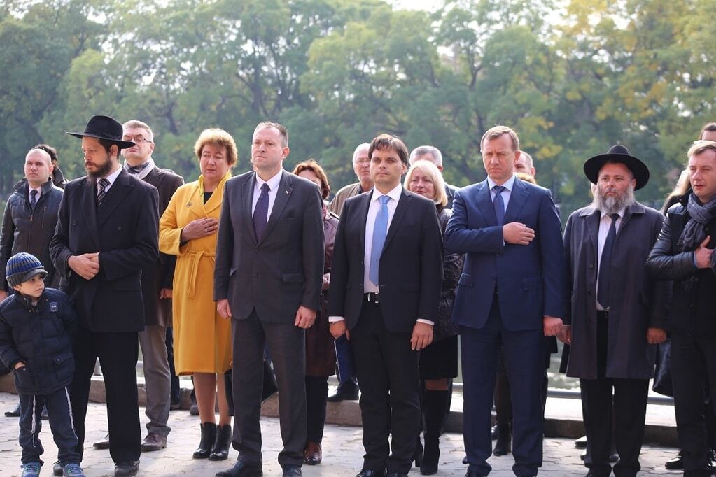 Перший на Закарпатті: в Ужгороді відкрили пам'ятник жертвам Голокосту