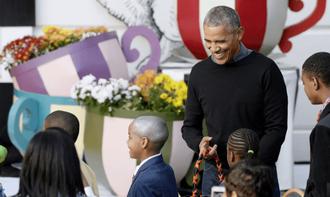 Конфеты, визит Линкольна и танцы Обамы: в Белом Доме отпраздновали Хэллоуин. Опубликованы фото, видео