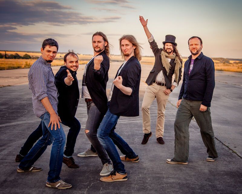 Група Rock-H зробила зухвалу пропозицію Каті Осадчій