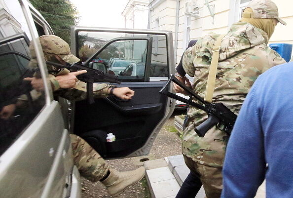 Суд оккупантов арестовал задержанных в Севастополе "украинских диверсантов"