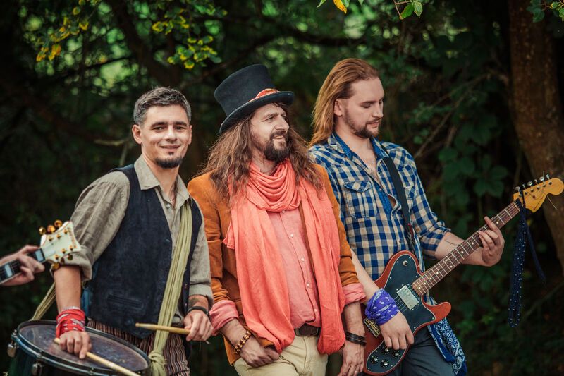 Група Rock-H зробила зухвалу пропозицію Каті Осадчій