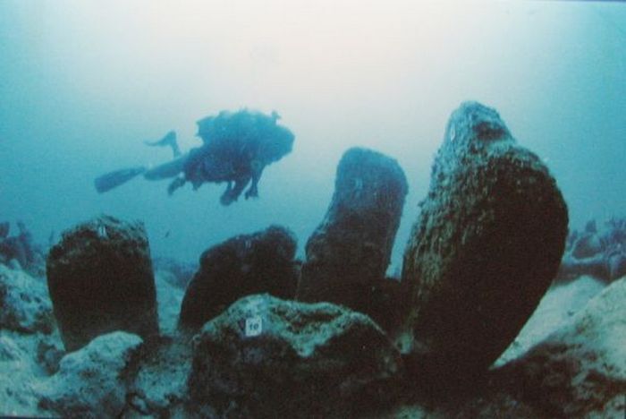 Тайны океана: топ-10 загадочных объектов, обнаруженных на дне