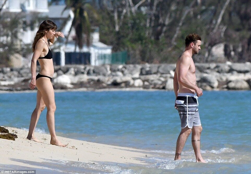 Джастин Тимберлейк и Джессика Бил устроили себе романтические каникулы на Карибах