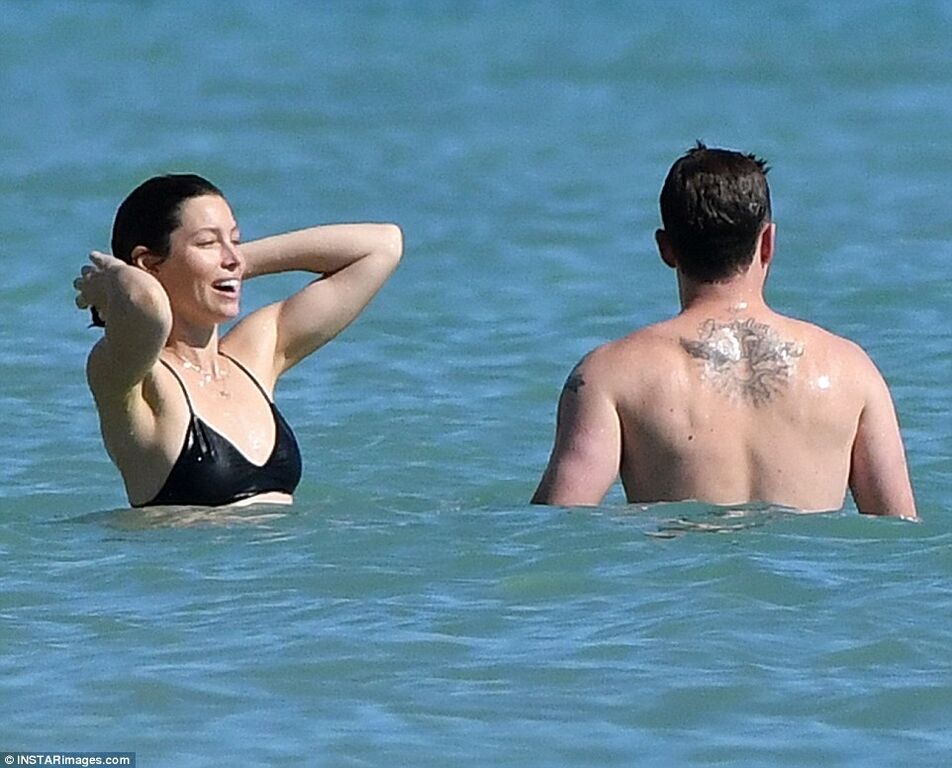 Джастин Тимберлейк и Джессика Бил устроили себе романтические каникулы на Карибах