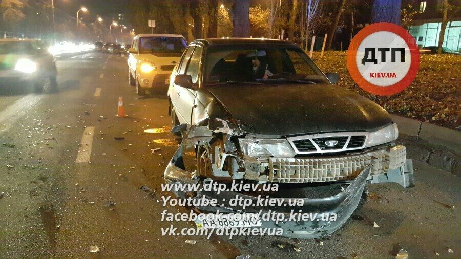 Разбил 4 авто и переехал копа: в Киеве со стрельбой и погоней задержали водителя