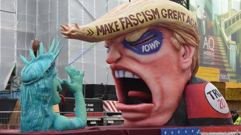 "Головозадый фашист": на карнавале в Германии высмеяли Трампа – фотофакт