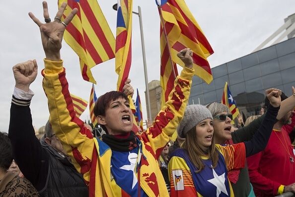 В Барселоне на улицы вышли около 80 тыс. сторонников отделения от Испании