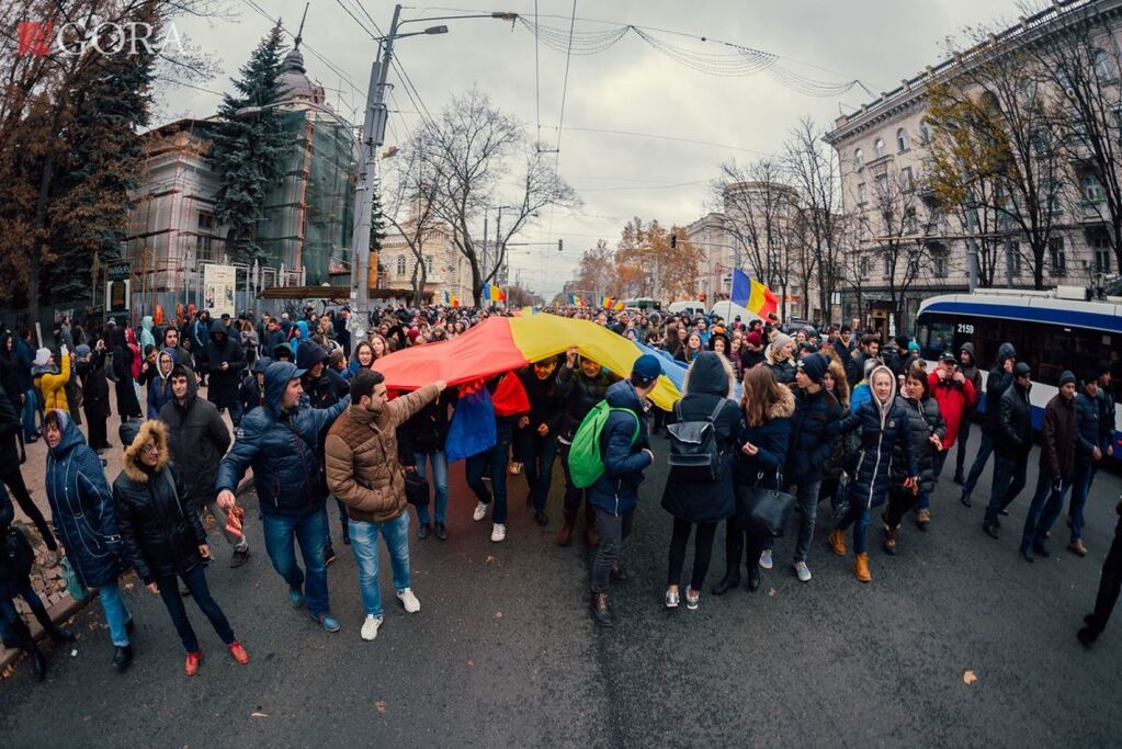 Молдова взорвалась протестами и отказалась признавать нового президента. Опубликованы фото и видео