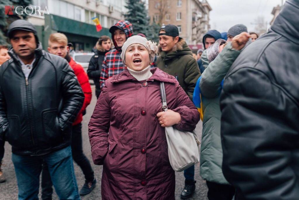 Молдова взорвалась протестами и отказалась признавать нового президента. Опубликованы фото и видео