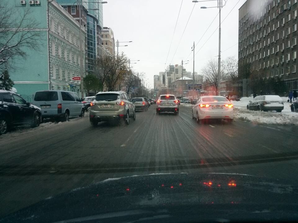 Як Київ впорався зі снігопадом: у соцмережі оцінили роботу комунальників