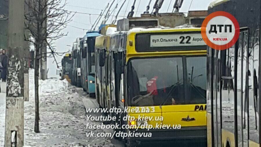 В Киеве из-за ДТП с маршрутками остановилась улица Гетьмана