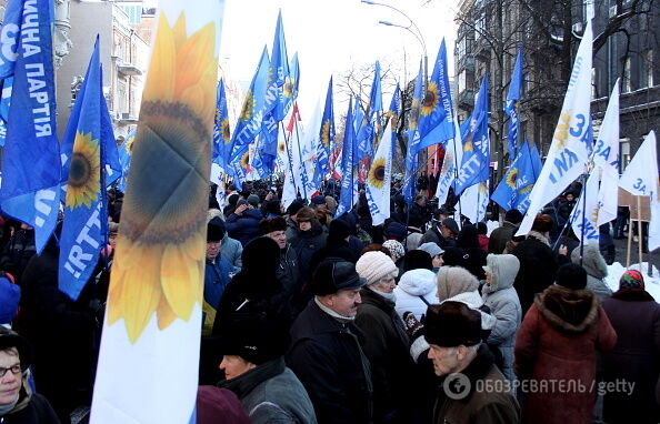У Києві проходять акції протесту: центр перекритий, помічені "тітушки"