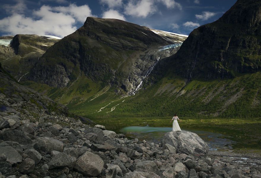 Молодожены проехали 10 тысяч км ради "эпичных" свадебных фото
