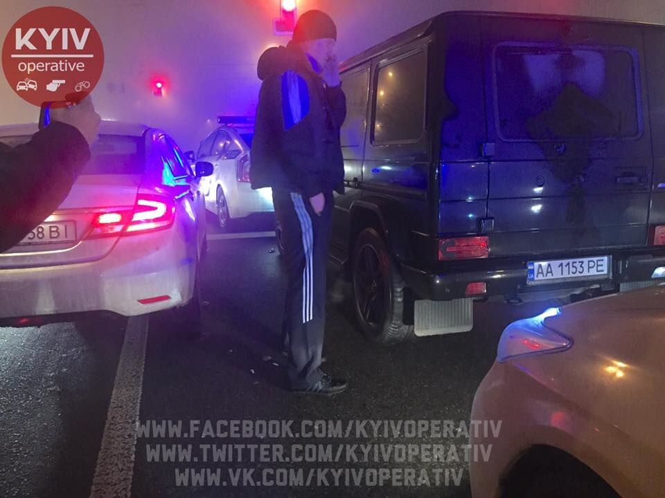 У Києві п'яний "депутат" влаштував перегони з поліцією та протаранив їхній Prius
