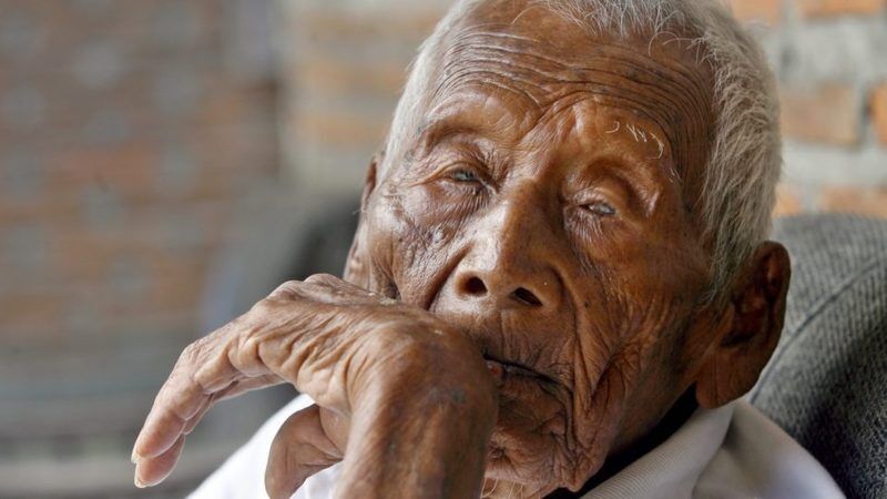 История самого старого мужчины на Земле, который в свои 145 лет желает умереть