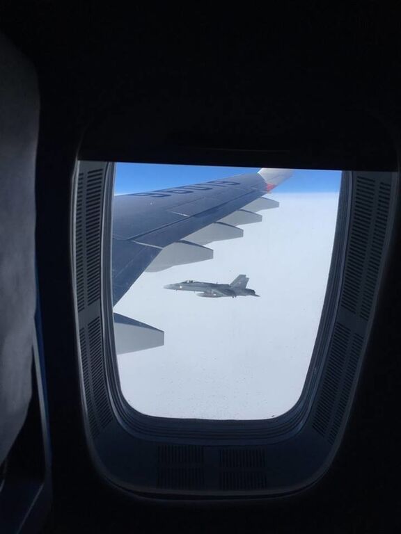 "Это беспрецедентно": швейцарские истребители сопровождали самолет с делегацией РФ. Фото- и видеофакт