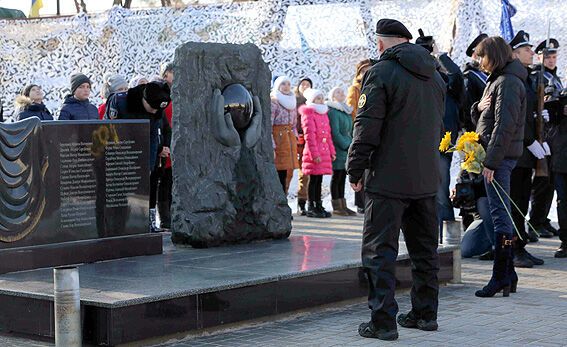 Под Киевом открыли мемориал полицейским, погибшим в зоне АТО: опубликованы фото и видео