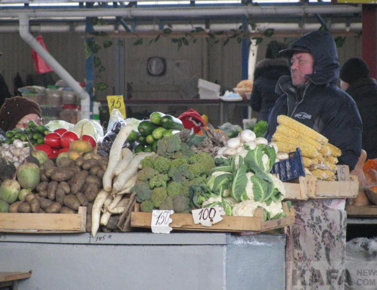 За время оккупации продукты в Крыму подорожали в два раза: опубликован фотообзор цен