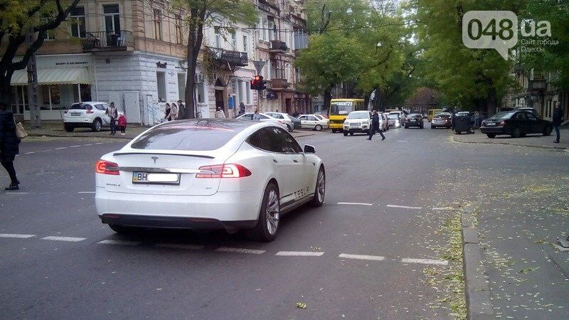 В Одессе замечен уникальный Tesla Model S: опубликованы фото