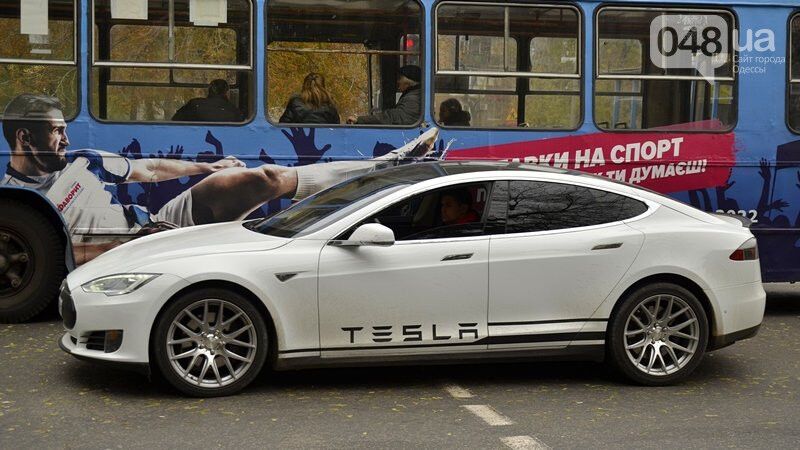В Одессе замечен уникальный Tesla Model S: опубликованы фото