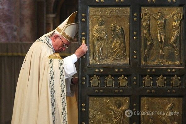 В Ватикане закрыли Святую Дверь