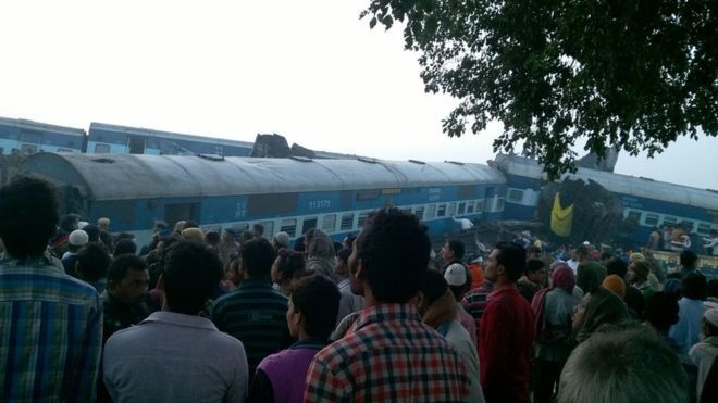 Катастрофа на залізниці в Індії: в результаті аварії потягу загинули понад 60 осіб