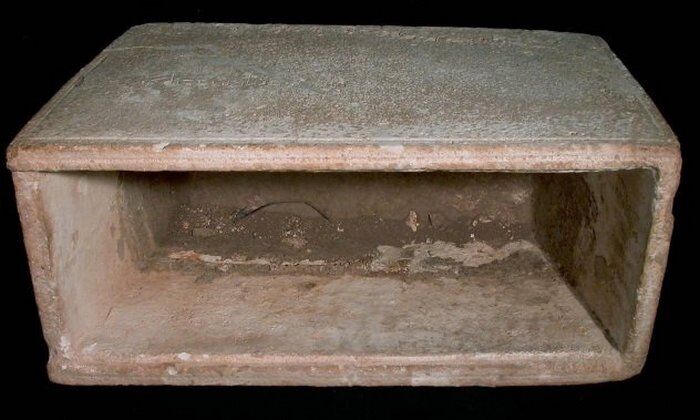 От древнего космонавта до черепа Будды: топ-10 интересных находок в старинных склепах