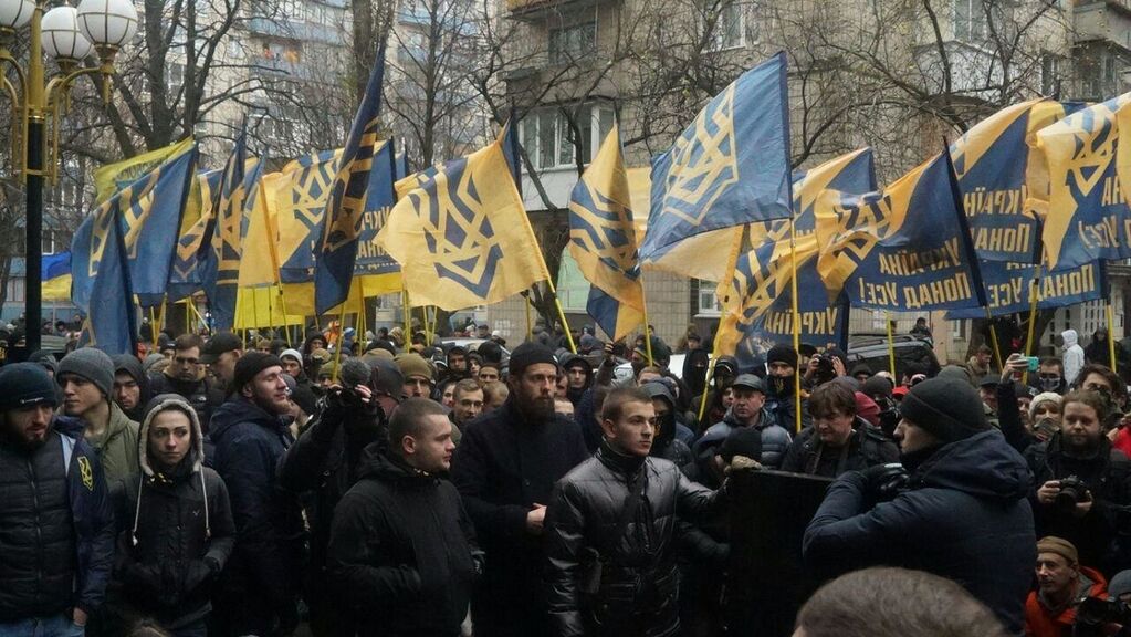 Махницкий и Ко: "Азов" установил под ГПУ памятник "людям, похоронившим дело Майдана"