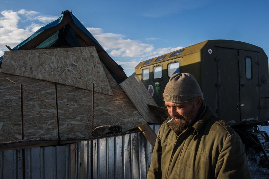 Шанс повернутися до життя: переселенці з Горлівки зводять унікальний будинок на Київщині