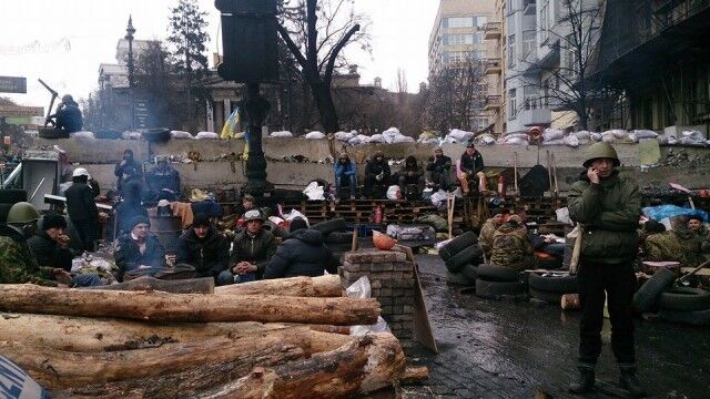 Лікар-поляк про жахіття Майдану: труни пливли через море людських рук