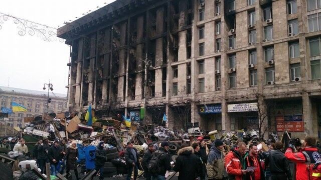 Лікар-поляк про жахіття Майдану: труни пливли через море людських рук