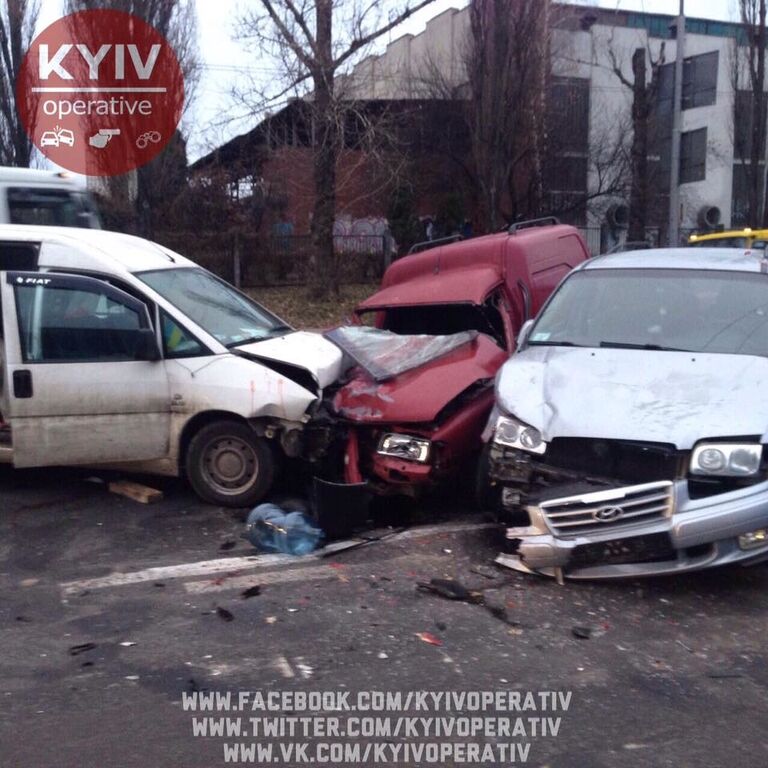 Масштабна ДТП у Києві: винуватець аварії втік