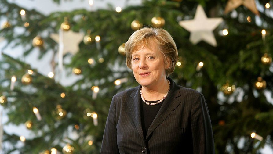 11 років на чолі Німеччини: в мережі зібрали досягнення Меркель у фото