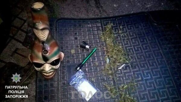 Запорожские патрульные устроили погоню за вооруженными наркоманами