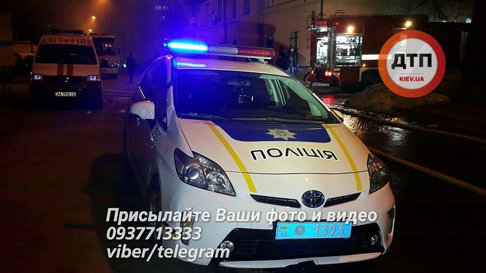 Десятки пожежних і техніки: в Києві загорівся будинок на Солом'янці