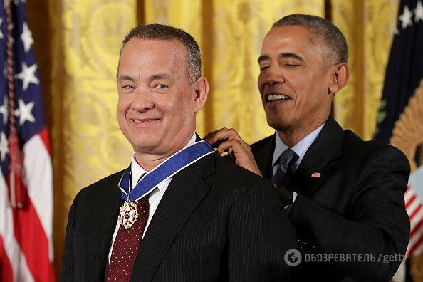 Барак Обама наградил Тома Хэнкса и других звезд почетными медалями
