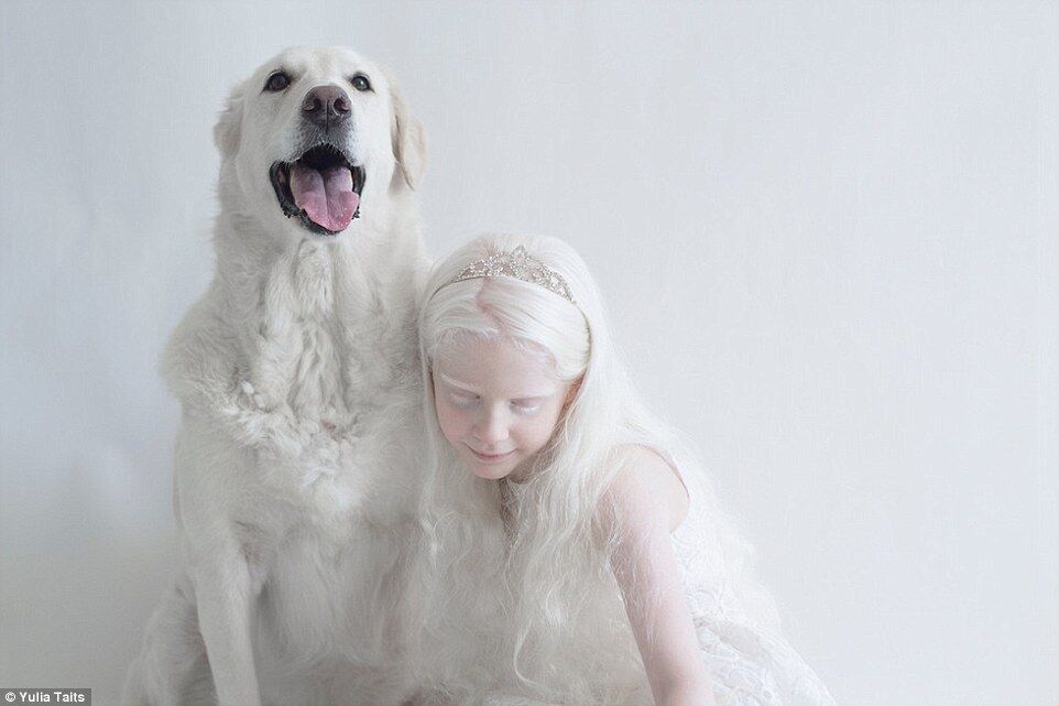 Пятьдесят оттенков белого: фотограф показала гипнотизирующую красоту альбиносов. Фоторепортаж