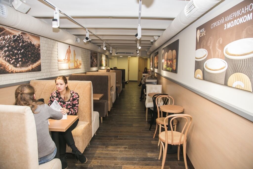 Возле метро Олимпийская в Киеве открылось WOG CAFE