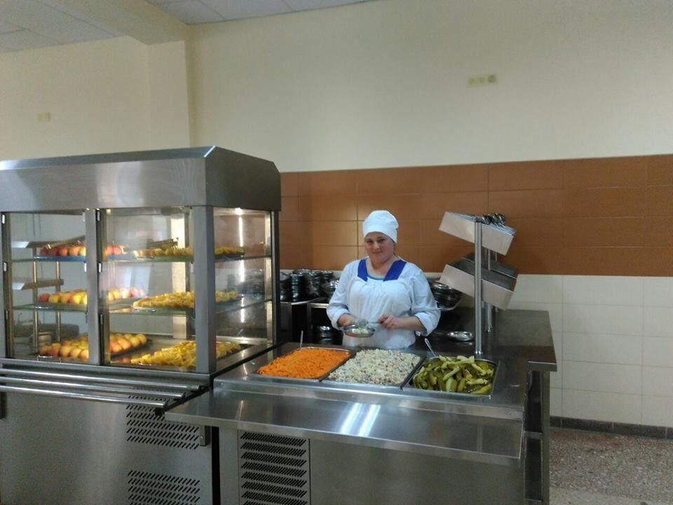 Шведський стіл на мільярд: у Порошенка показали, що їстиме армія в 2017 році