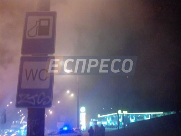 Тушили несколько водителей: в Киеве горел троллейбус. Опубликованы фото