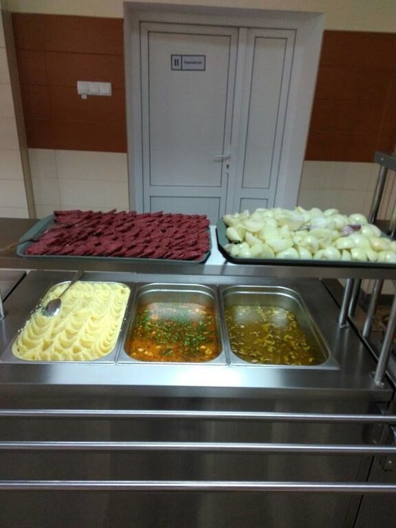 Шведський стіл на мільярд: у Порошенка показали, що їстиме армія в 2017 році