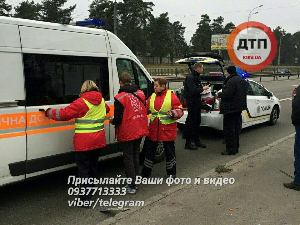 У Києві піцевоз розбився вщент