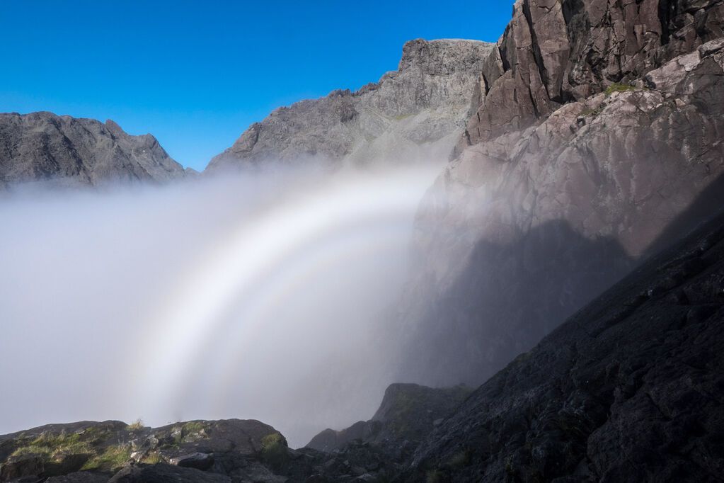 Сеть впечатлило фото бесцветной радуги